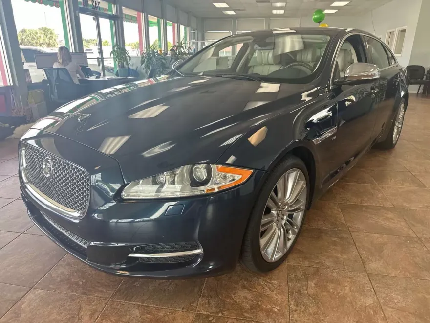 2013 Jaguar XJ XJL Portfolio photo 1