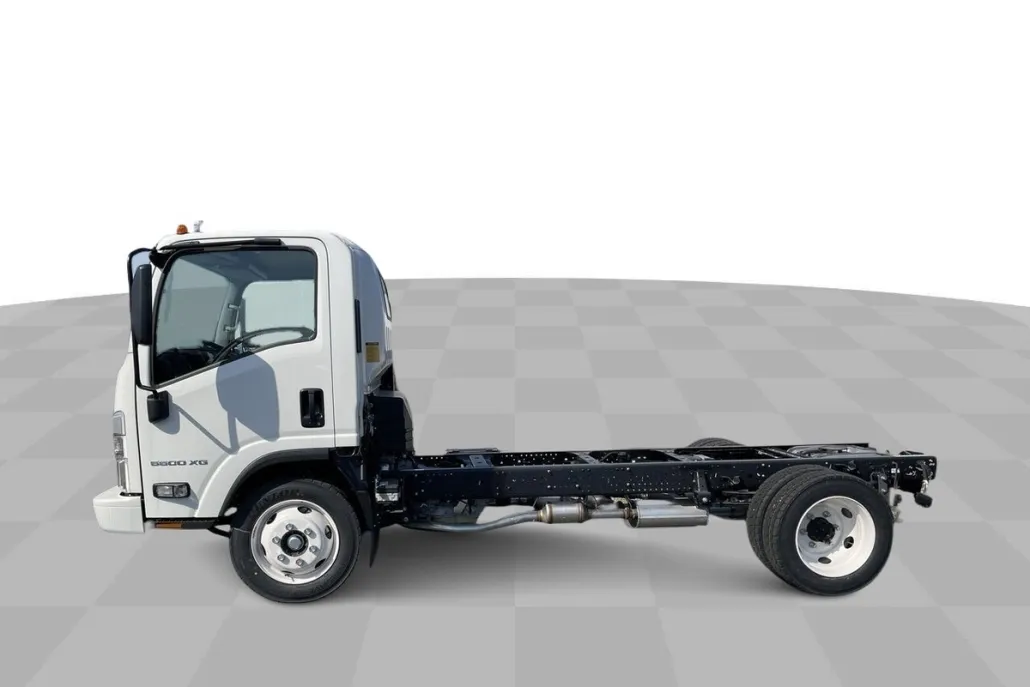 2024 Chevrolet Silverado photo 1