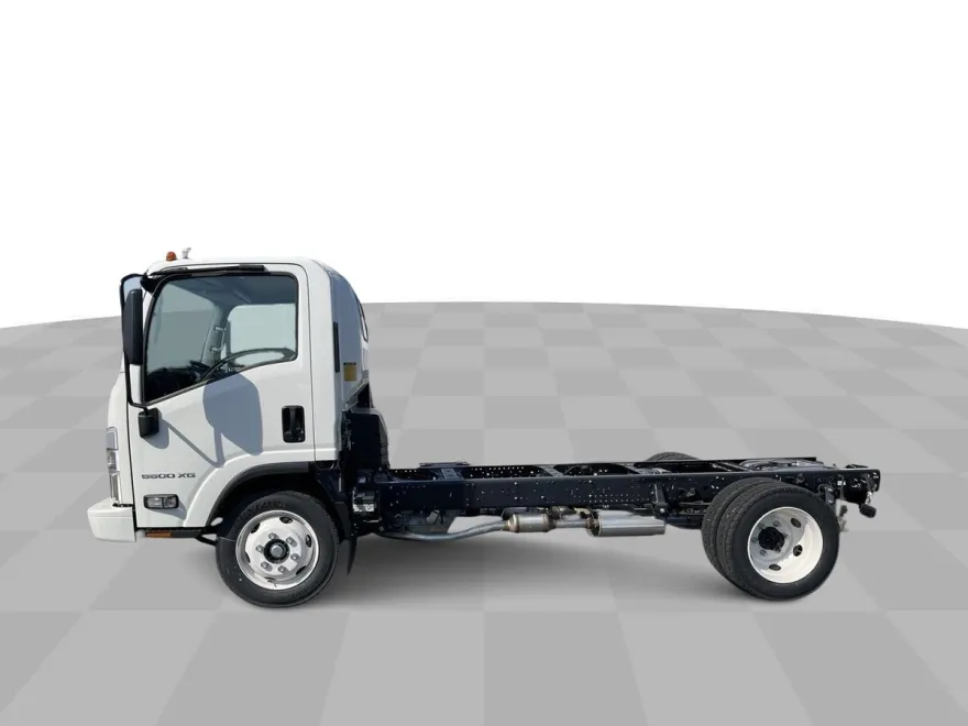 2024 Chevrolet Silverado photo 1