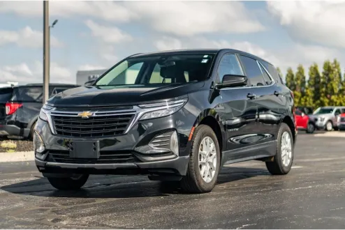 2022 Chevrolet Equinox LT photo 1