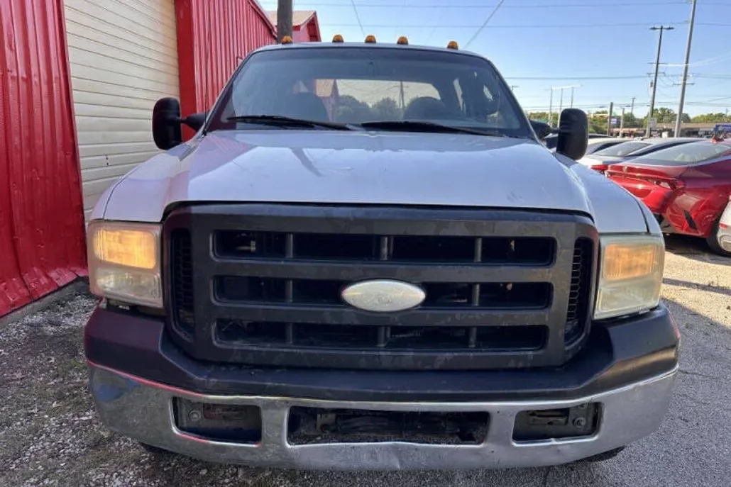 2005 Ford F-350 photo 1