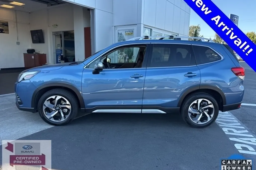 2024 Subaru Forester Touring photo 1
