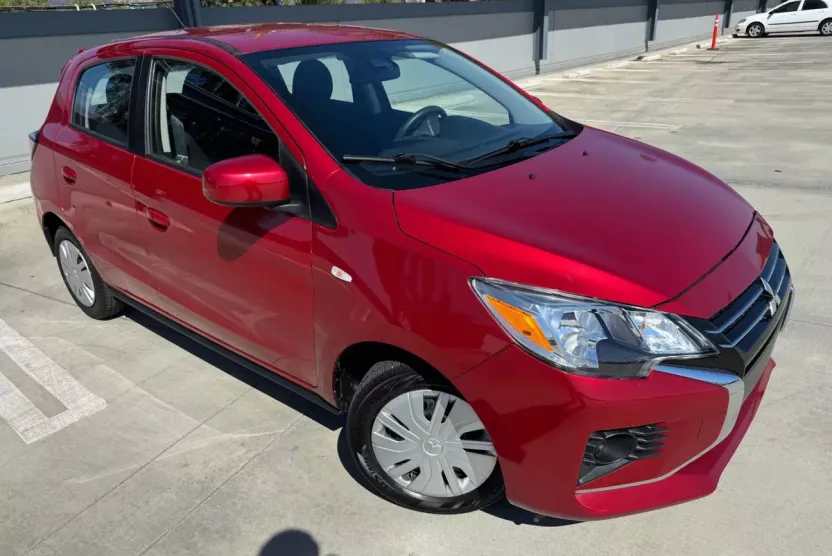2021 Mitsubishi Mirage ES photo 1