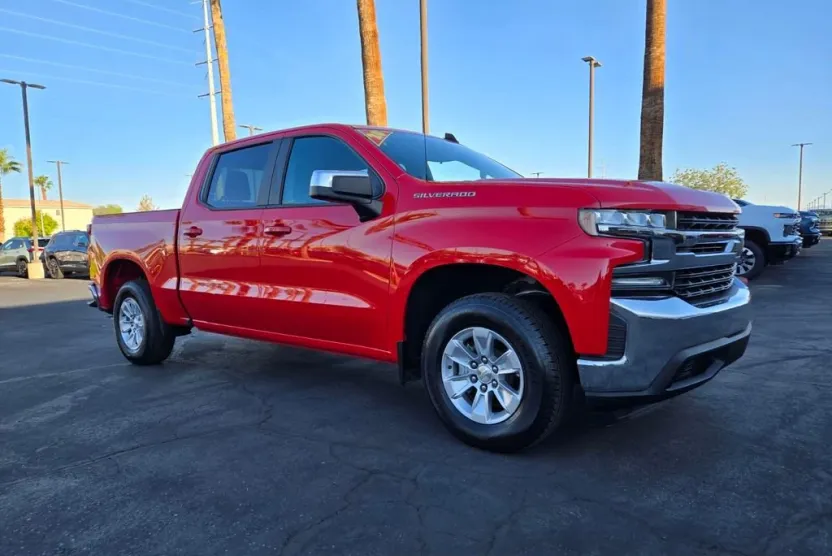 2020 Chevrolet Silverado 1500 LT photo 1