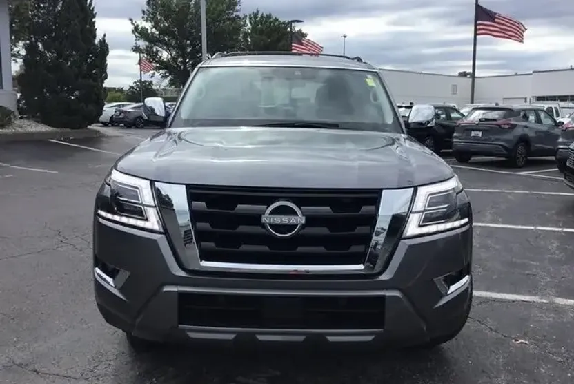 2023 Nissan Armada Platinum photo 1