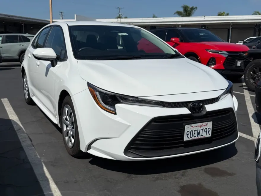 2024 Toyota Corolla LE photo 1