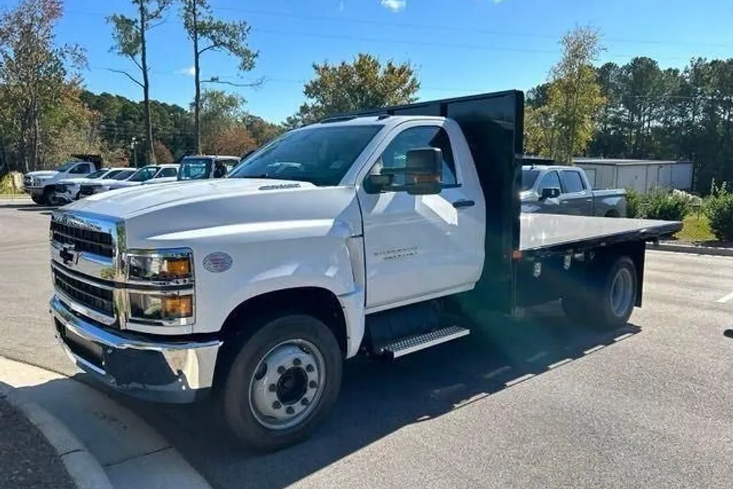 2024 Chevrolet Silverado 4500HD Work Truck photo 1