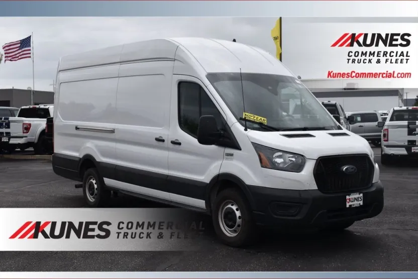 2022 Ford Transit photo 1