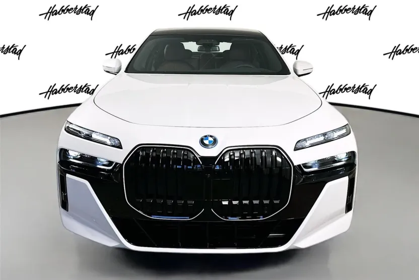 2026 Bmw 750e photo 1