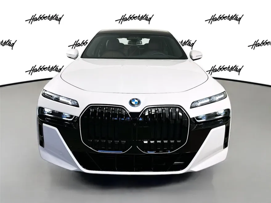 2026 Bmw 750e photo 1
