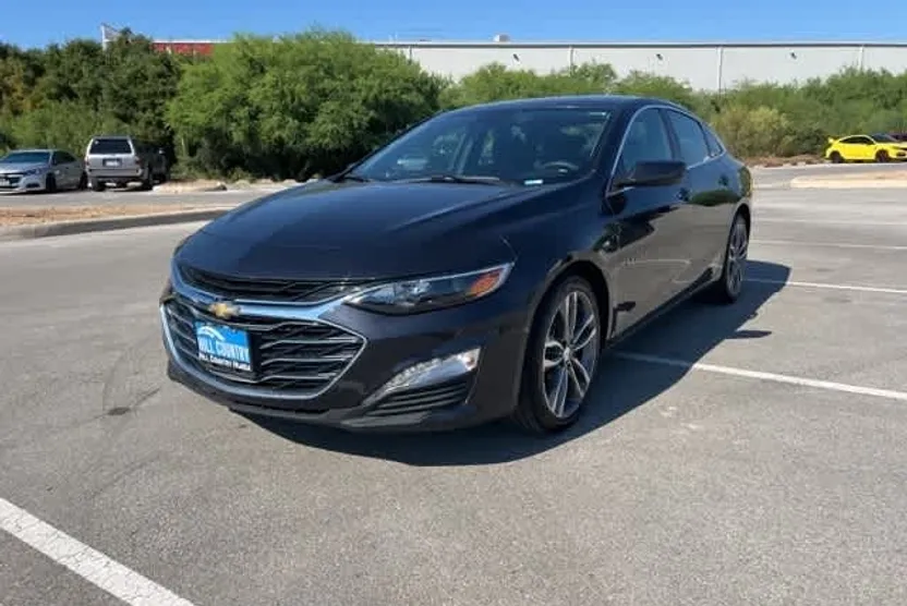 2023 Chevrolet Malibu 1LT photo 1