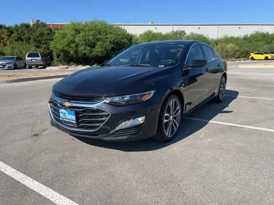 2023 Chevrolet Malibu 1LT photo 1