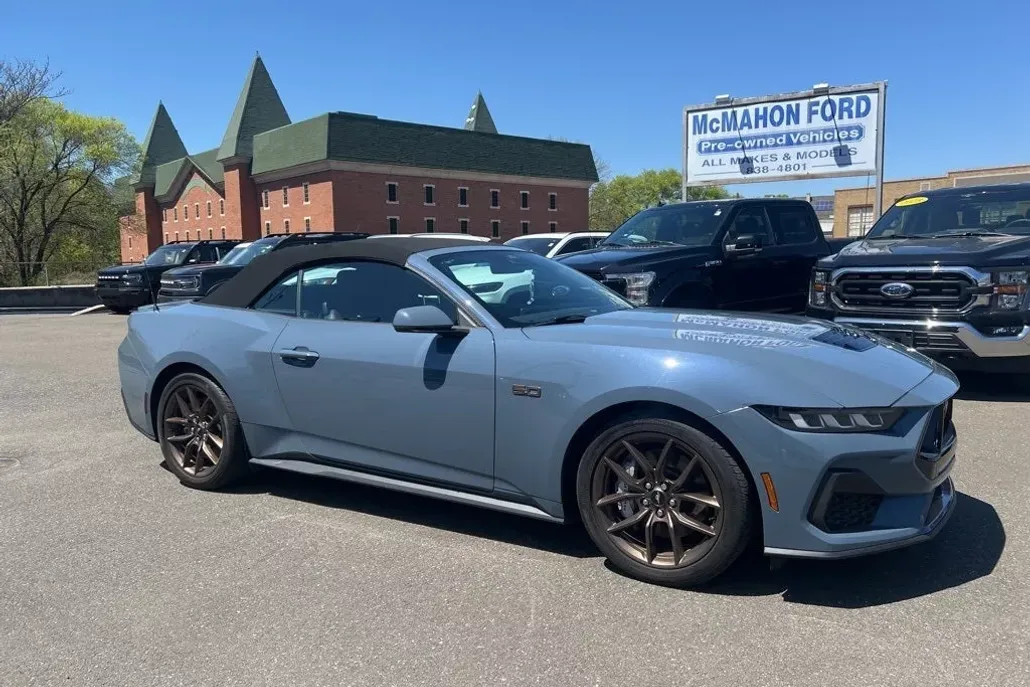 2024 Ford Mustang GT Premium photo 1