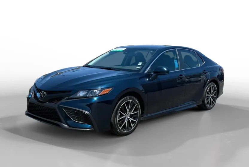 2021 Toyota Camry SE photo 1