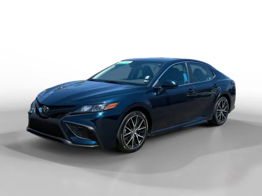 2021 Toyota Camry SE photo 1