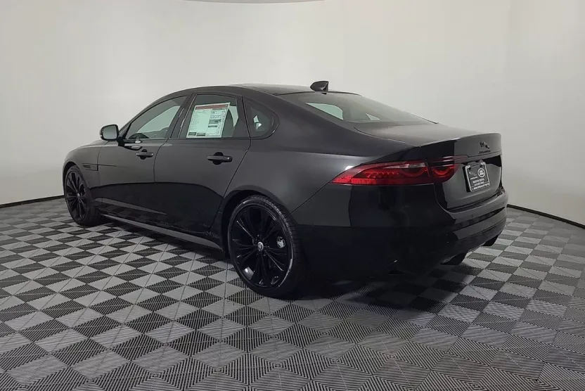 2024 Jaguar XF P250 R-Dynamic SE photo 1