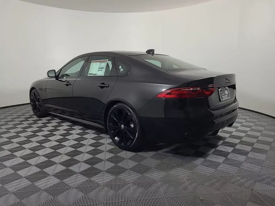 2024 Jaguar XF P250 R-Dynamic SE photo 1