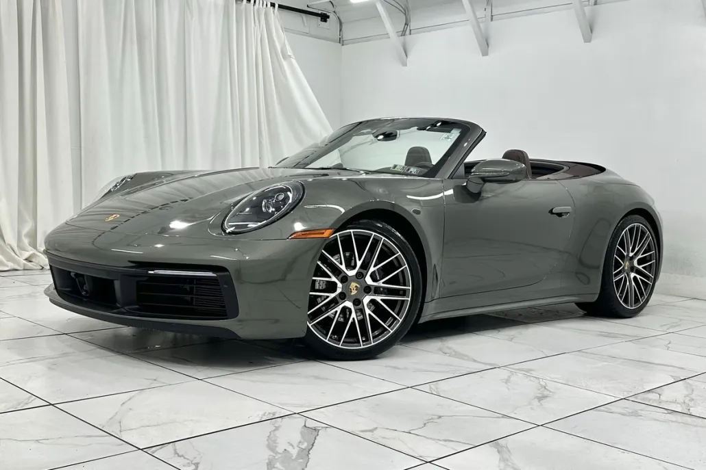 2023 Porsche 911 Cabriolet photo 1