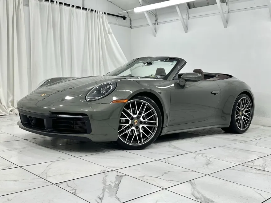 2023 Porsche 911 Cabriolet photo 1