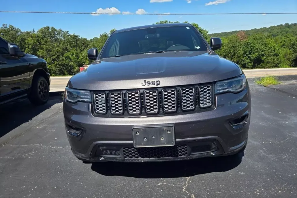2020 Jeep Grand Cherokee Altitude photo 1
