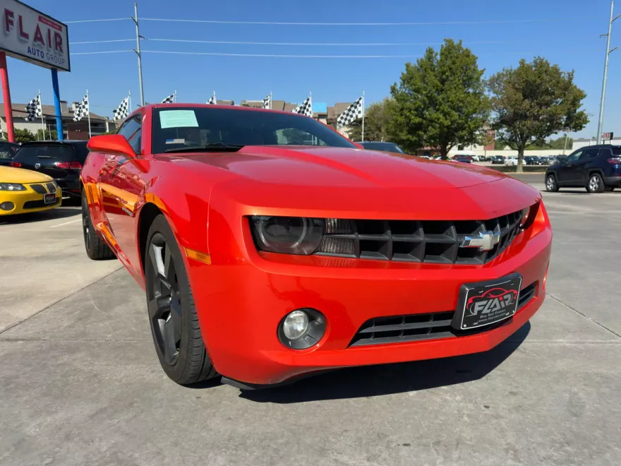 2011 Chevrolet Camaro 2LT photo 1