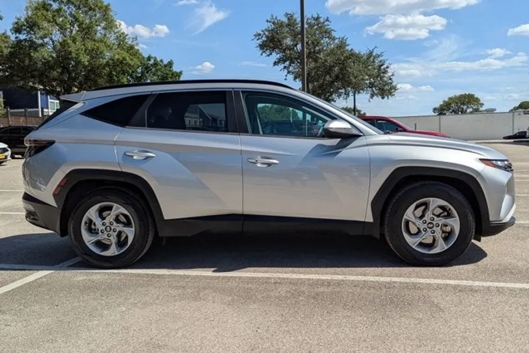 2022 Hyundai Tucson SEL photo 1