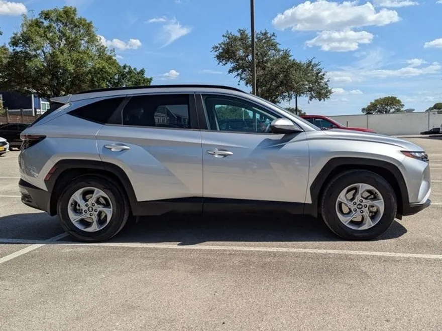 2022 Hyundai Tucson SEL photo 1