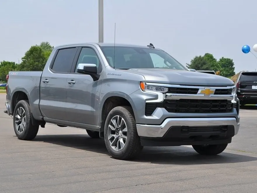 2025 Chevrolet Silverado 1500 LT photo 1