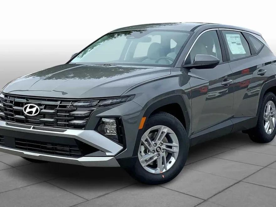 2026 Hyundai Tucson SE photo 1