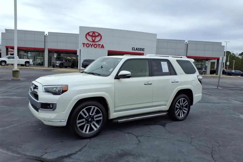 2023 Toyota 4Runner Limited photo 1