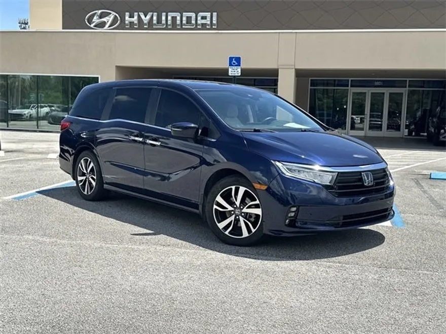 2022 Honda Odyssey Touring photo 1