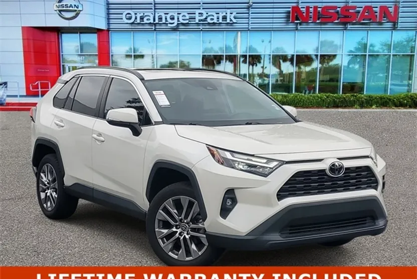 2022 Toyota RAV4 XLE Premium photo 1