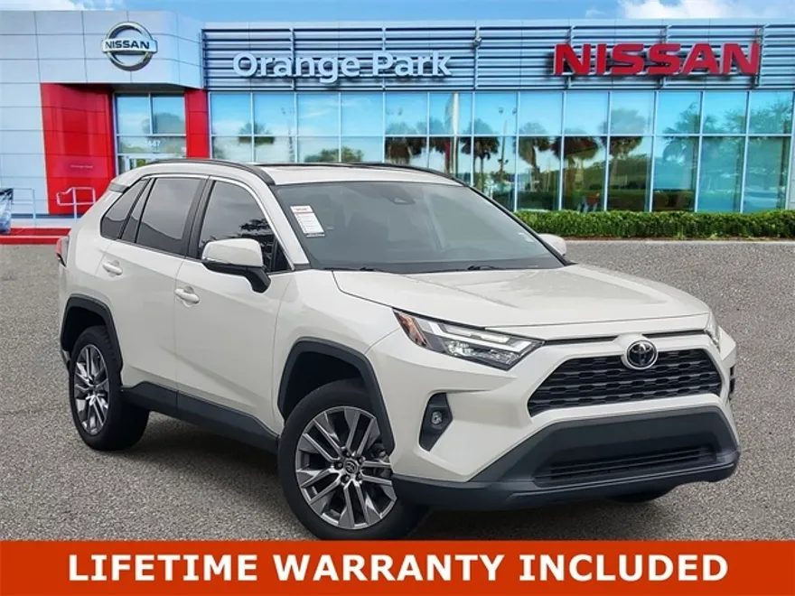 2022 Toyota RAV4 XLE Premium photo 1