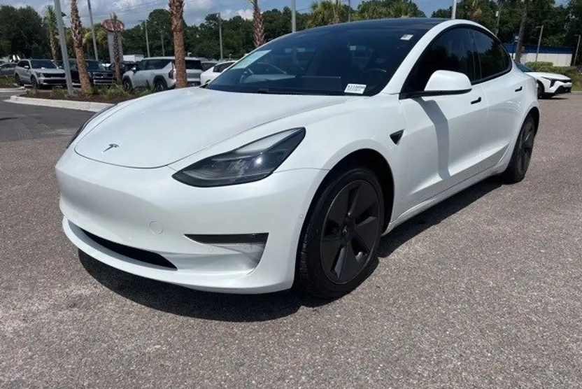2021 Tesla Model 3 Standard Range Plus photo 1