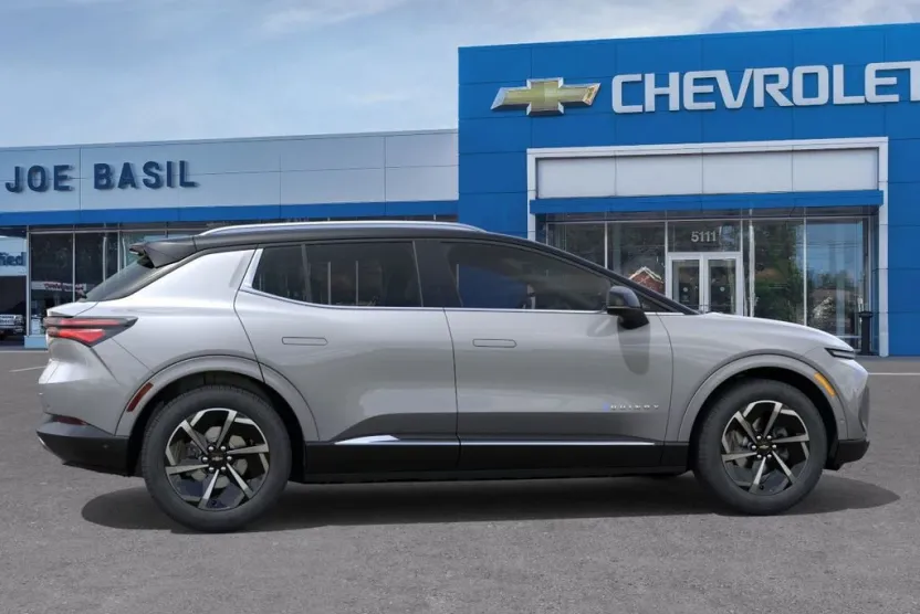 2025 Chevrolet Equinox EV 1LT photo 1