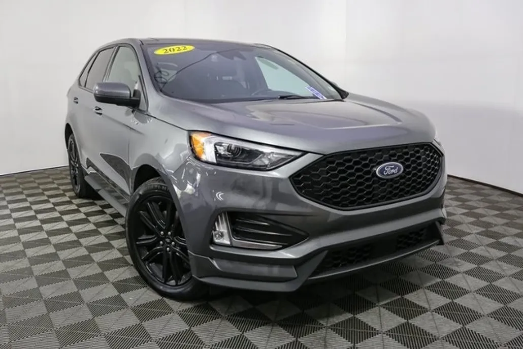 2022 Ford Edge ST photo 1