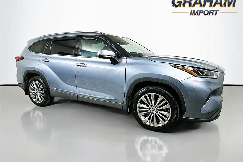 2022 Toyota Highlander Platinum photo 1