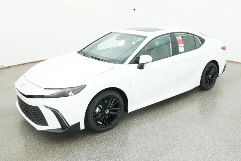 2026 Toyota Camry SE photo 1