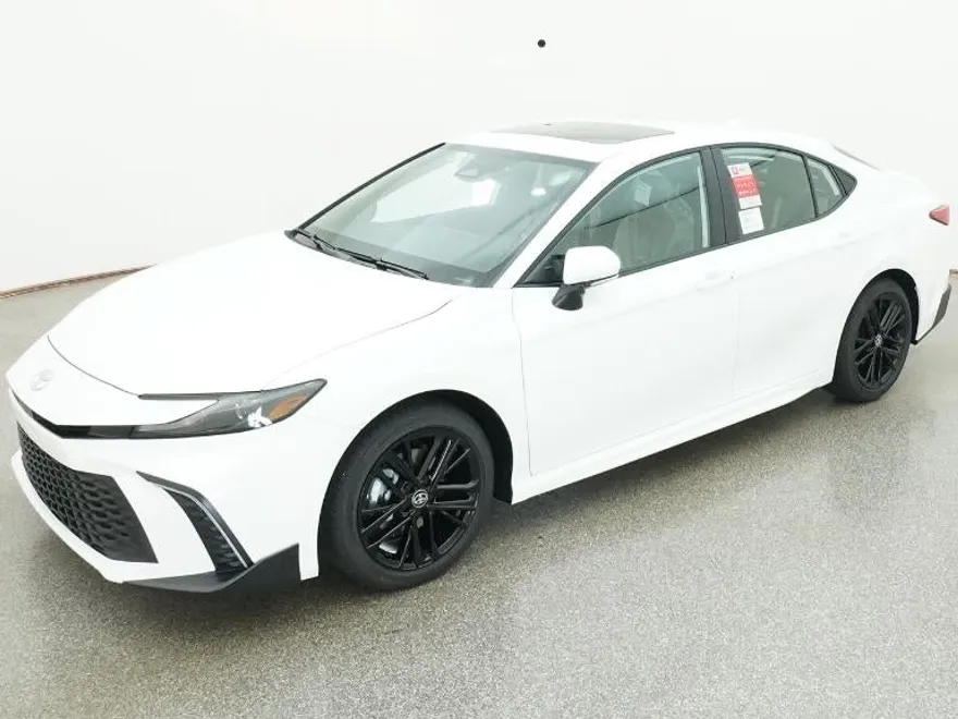 2026 Toyota Camry SE photo 1