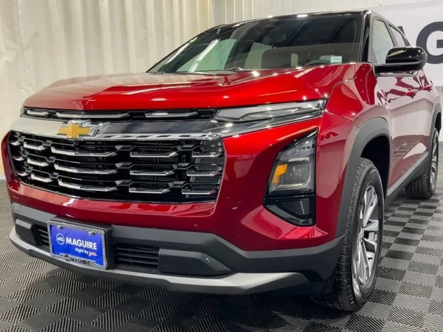 2026 Chevrolet Equinox LT photo 1