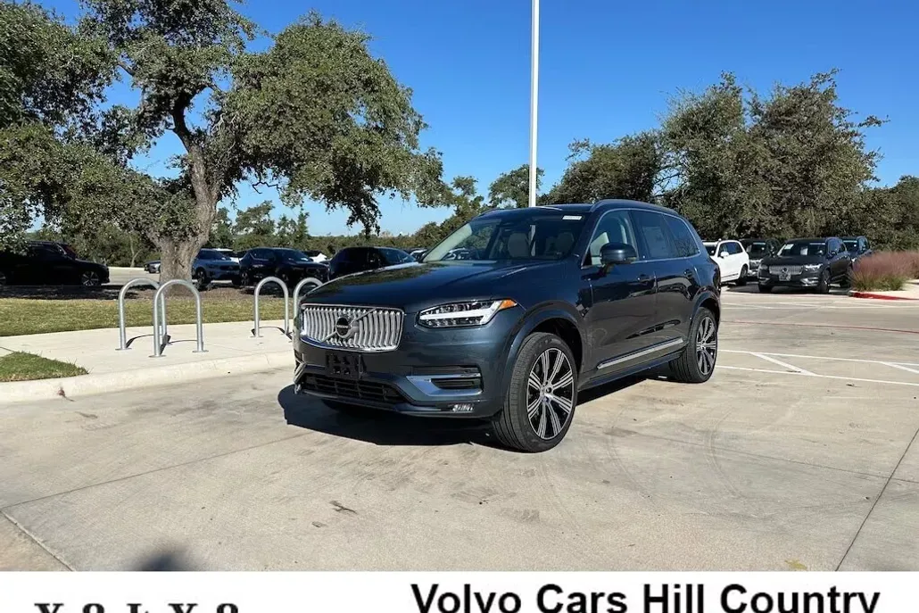 2025 Volvo XC90 Plus photo 1