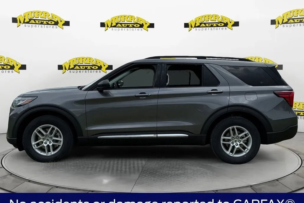 2025 Ford Explorer photo 1