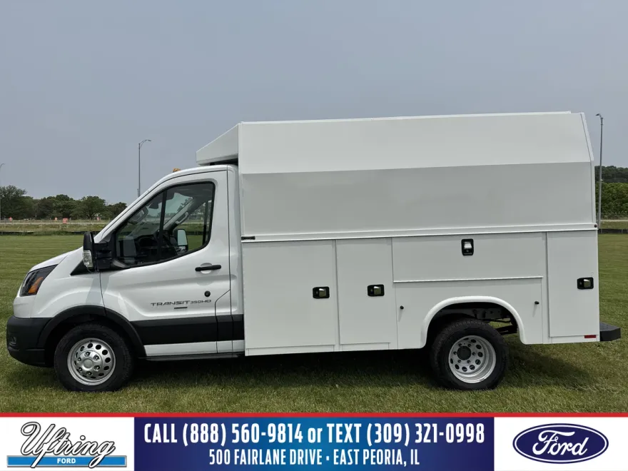 2024 Ford Transit Cutaway photo 1