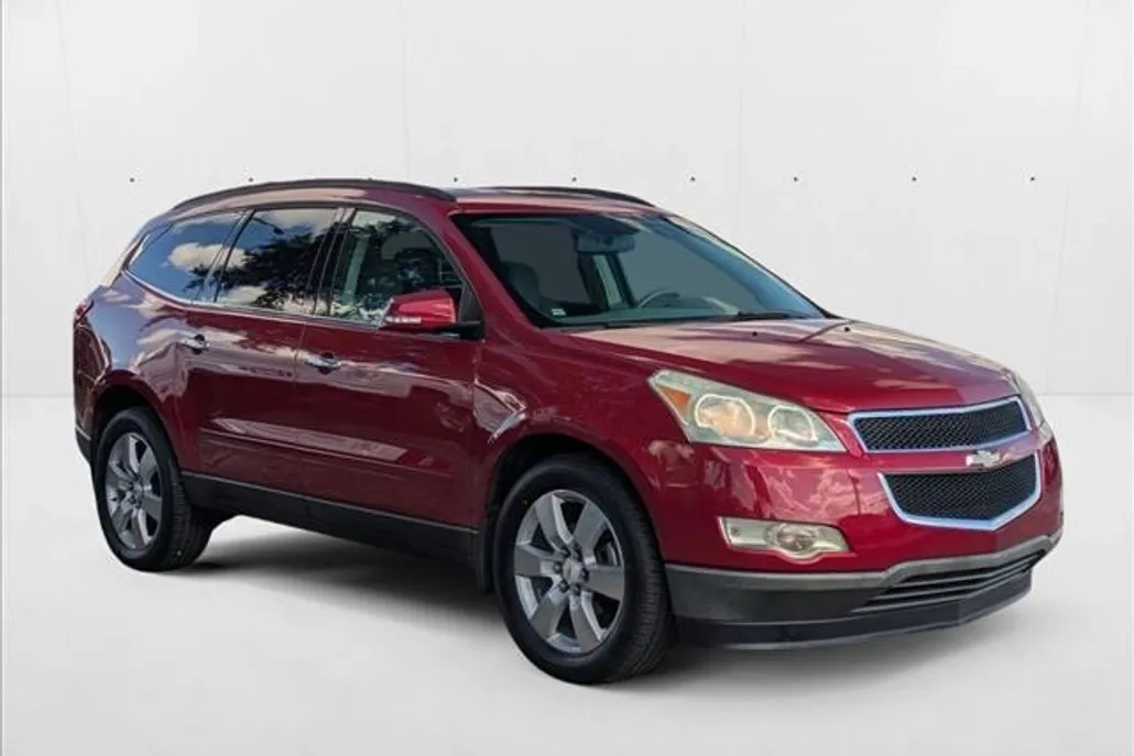 2012 Chevrolet Traverse 1LT photo 1