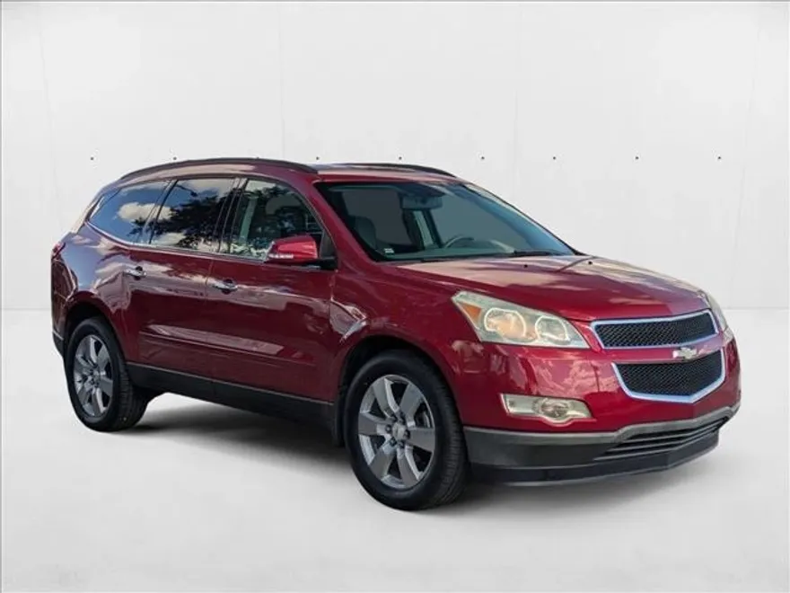 2012 Chevrolet Traverse 1LT photo 1