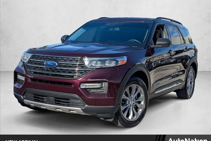 2022 Ford Explorer XLT photo 1