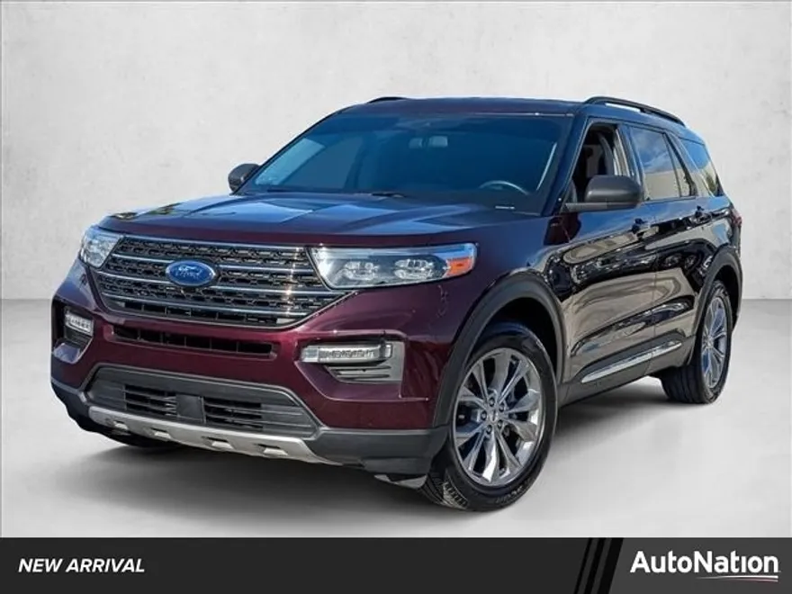 2022 Ford Explorer XLT photo 1