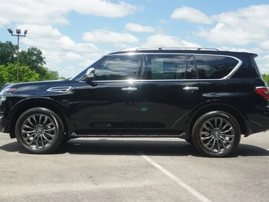 2024 Nissan Armada Platinum photo 1