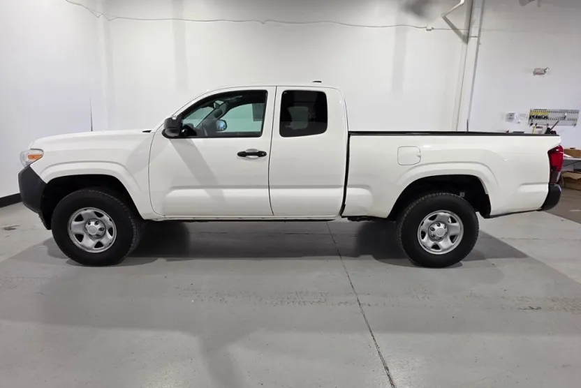2021 Toyota Tacoma SR5 photo 1