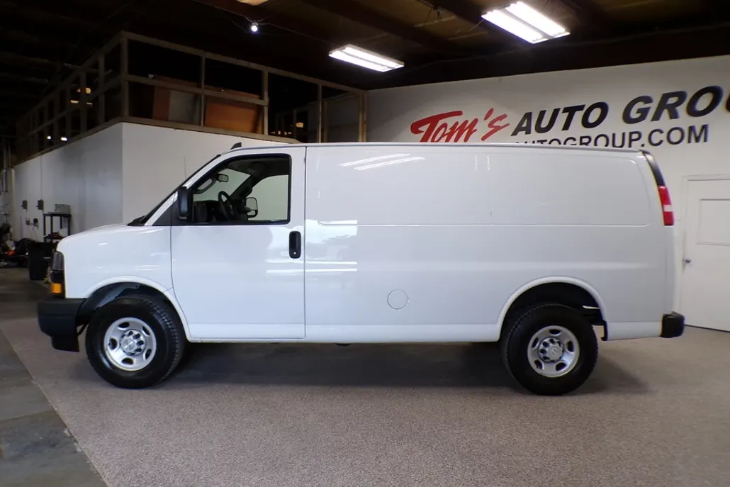 2018 Chevrolet Express Cargo Van 2500 photo 1